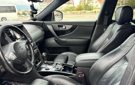 Infiniti QX70, 2014 год, 2 930 000 рублей, 9 фотография