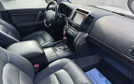 Toyota Land Cruiser 200, 2010 год, 3 190 000 рублей, 15 фотография