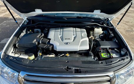 Toyota Land Cruiser 200, 2010 год, 3 190 000 рублей, 36 фотография