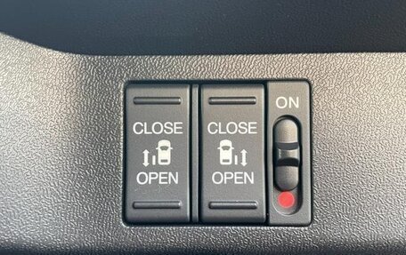 Honda Stepwgn IV, 2017 год, 1 480 001 рублей, 19 фотография