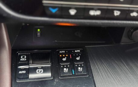 Lexus RX IV рестайлинг, 2018 год, 4 100 000 рублей, 15 фотография