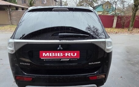Mitsubishi Outlander III рестайлинг 3, 2014 год, 1 500 000 рублей, 4 фотография