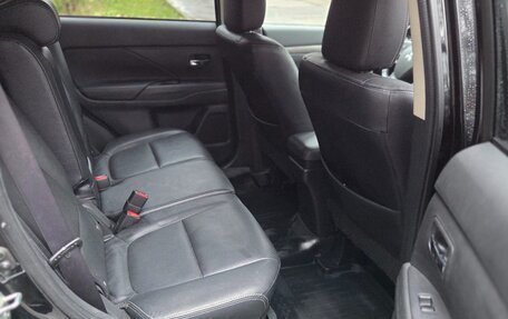 Mitsubishi Outlander III рестайлинг 3, 2014 год, 1 500 000 рублей, 8 фотография