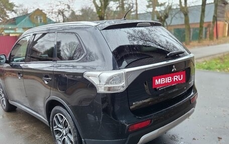 Mitsubishi Outlander III рестайлинг 3, 2014 год, 1 500 000 рублей, 5 фотография