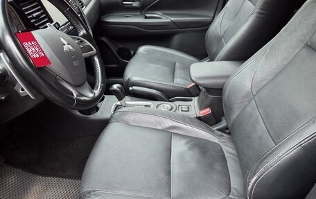 Mitsubishi Outlander III рестайлинг 3, 2014 год, 1 500 000 рублей, 12 фотография