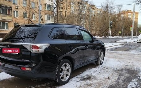 Mitsubishi Outlander III рестайлинг 3, 2012 год, 1 010 000 рублей, 4 фотография