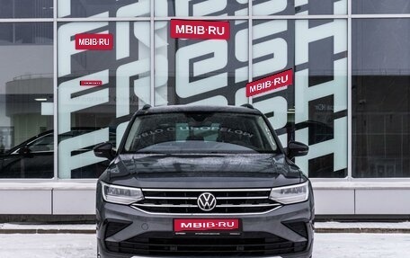 Volkswagen Tiguan II, 2021 год, 3 570 000 рублей, 3 фотография
