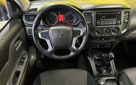 Mitsubishi L200 IV рестайлинг, 2018 год, 2 099 000 рублей, 11 фотография