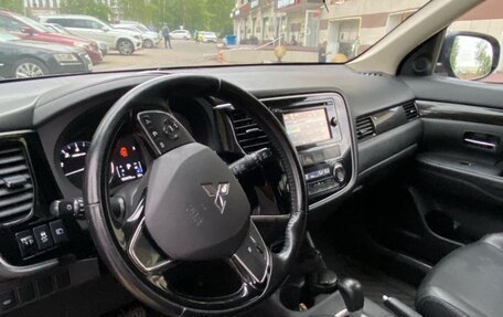 Mitsubishi Outlander III рестайлинг 3, 2016 год, 1 450 000 рублей, 2 фотография