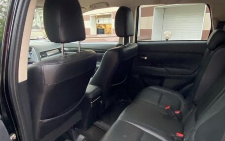 Mitsubishi Outlander III рестайлинг 3, 2016 год, 1 450 000 рублей, 9 фотография