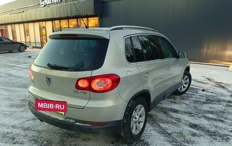 Volkswagen Tiguan I, 2011 год, 875 000 рублей, 2 фотография