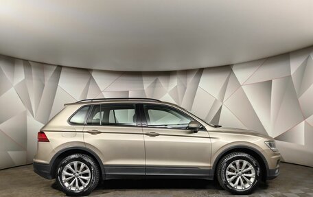 Volkswagen Tiguan II, 2018 год, 1 993 000 рублей, 4 фотография