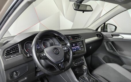 Volkswagen Tiguan II, 2018 год, 1 993 000 рублей, 9 фотография