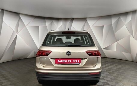 Volkswagen Tiguan II, 2018 год, 1 993 000 рублей, 5 фотография