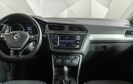 Volkswagen Tiguan II, 2018 год, 1 993 000 рублей, 16 фотография