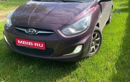 Hyundai Solaris II рестайлинг, 2011 год, 500 000 рублей, 2 фотография
