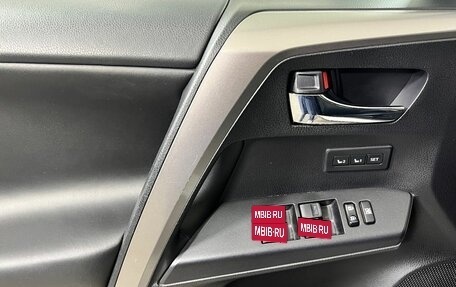 Toyota RAV4, 2017 год, 2 997 000 рублей, 17 фотография