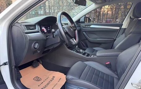 Skoda Superb III рестайлинг, 2022 год, 2 200 000 рублей, 4 фотография