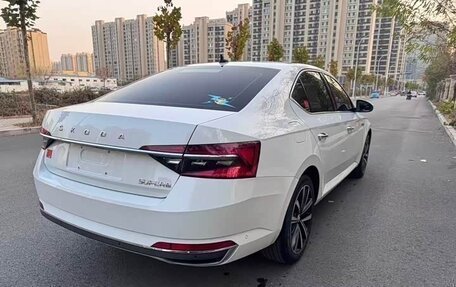 Skoda Superb III рестайлинг, 2022 год, 2 200 000 рублей, 14 фотография