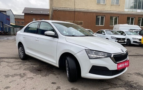 Skoda Rapid II, 2020 год, 750 000 рублей, 2 фотография