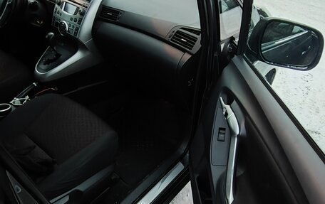 Toyota Verso I, 2011 год, 1 300 000 рублей, 13 фотография