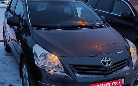 Toyota Verso I, 2011 год, 1 300 000 рублей, 4 фотография