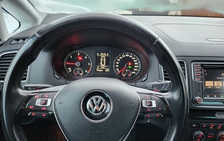 Volkswagen Sharan II, 2016 год, 1 660 000 рублей, 2 фотография