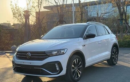 Volkswagen T-Roc I, 2022 год, 1 850 000 рублей, 1 фотография