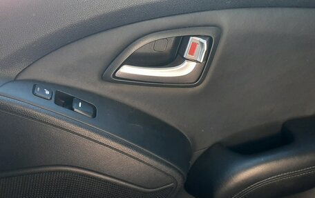 Hyundai ix35 I рестайлинг, 2012 год, 1 800 000 рублей, 13 фотография