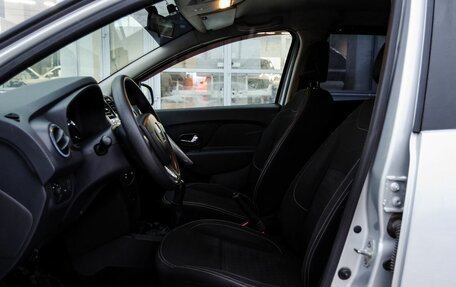 Renault Logan II, 2014 год, 700 000 рублей, 10 фотография