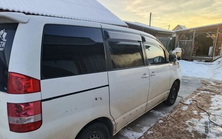 Toyota Noah III, 2002 год, 990 000 рублей, 3 фотография