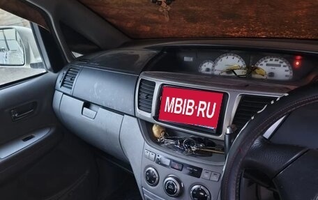 Toyota Noah III, 2002 год, 990 000 рублей, 4 фотография