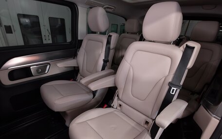 Mercedes-Benz V-Класс, 2024 год, 17 750 000 рублей, 17 фотография