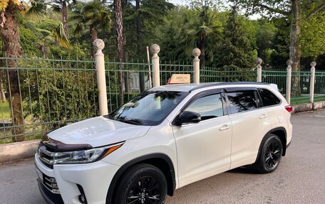 Toyota Highlander III, 2016 год, 3 250 000 рублей, 7 фотография