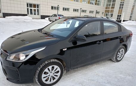 KIA Rio IV, 2018 год, 1 300 000 рублей, 2 фотография