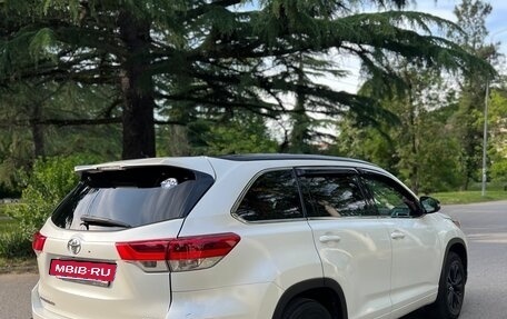 Toyota Highlander III, 2016 год, 3 250 000 рублей, 4 фотография