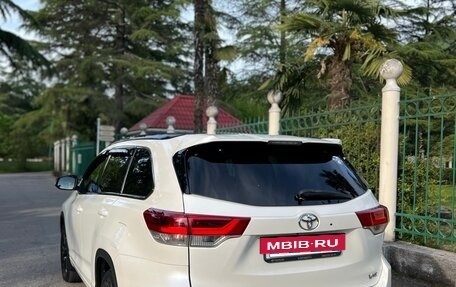 Toyota Highlander III, 2016 год, 3 250 000 рублей, 5 фотография