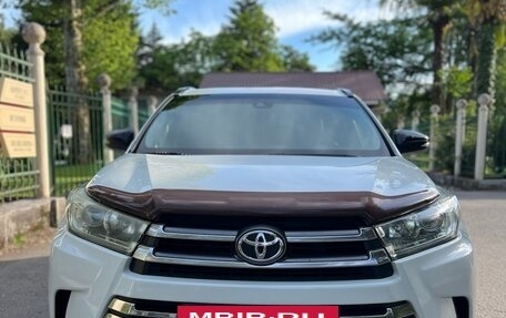 Toyota Highlander III, 2016 год, 3 250 000 рублей, 2 фотография