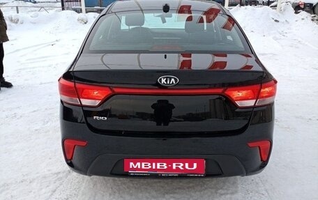 KIA Rio IV, 2018 год, 1 300 000 рублей, 3 фотография
