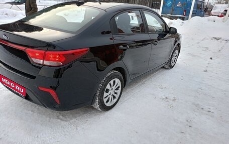 KIA Rio IV, 2018 год, 1 300 000 рублей, 4 фотография