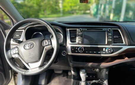 Toyota Highlander III, 2016 год, 3 250 000 рублей, 12 фотография