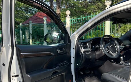 Toyota Highlander III, 2016 год, 3 250 000 рублей, 11 фотография