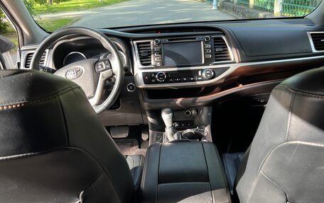 Toyota Highlander III, 2016 год, 3 250 000 рублей, 17 фотография