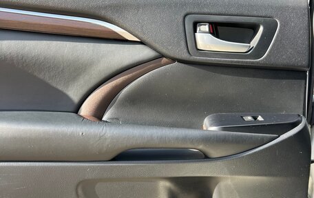 Toyota Highlander III, 2016 год, 3 250 000 рублей, 16 фотография