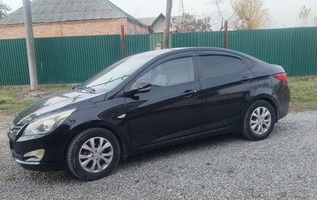 Hyundai Solaris II рестайлинг, 2014 год, 890 000 рублей, 2 фотография