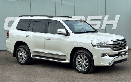 Toyota Land Cruiser 200, 2016 год, 4 199 000 рублей, 1 фотография