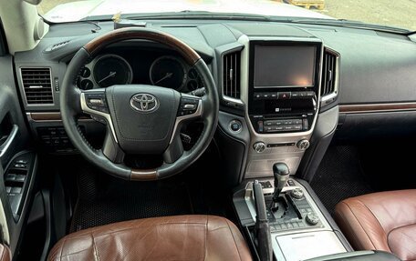 Toyota Land Cruiser 200, 2016 год, 4 199 000 рублей, 6 фотография