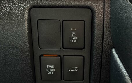 Toyota Land Cruiser 200, 2016 год, 4 199 000 рублей, 23 фотография