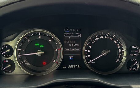 Toyota Land Cruiser 200, 2016 год, 4 199 000 рублей, 19 фотография