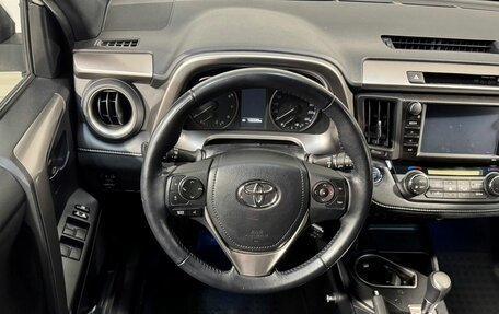 Toyota RAV4, 2016 год, 2 899 800 рублей, 10 фотография